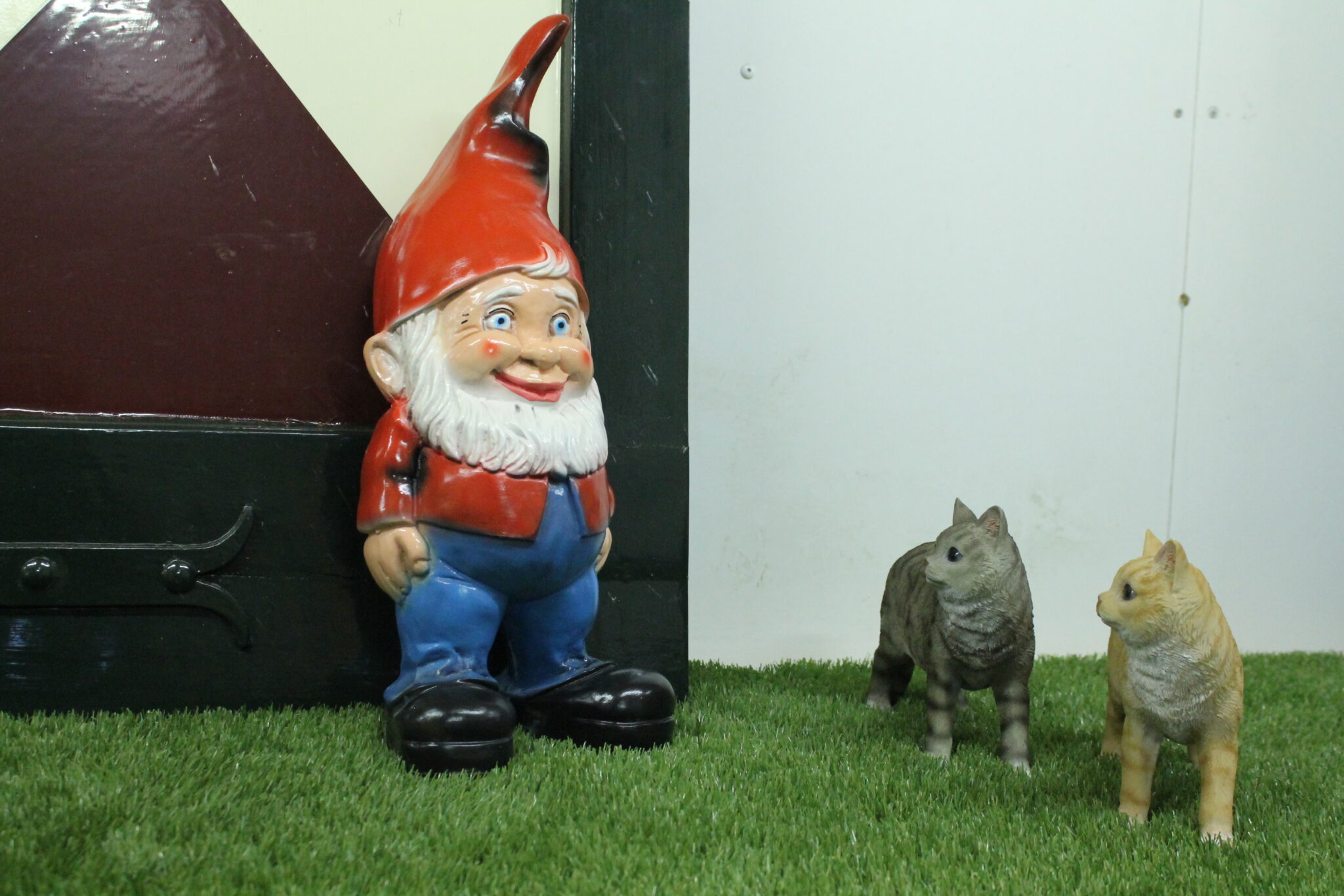 Kabouter met rode muts – Terrasdeco.nl