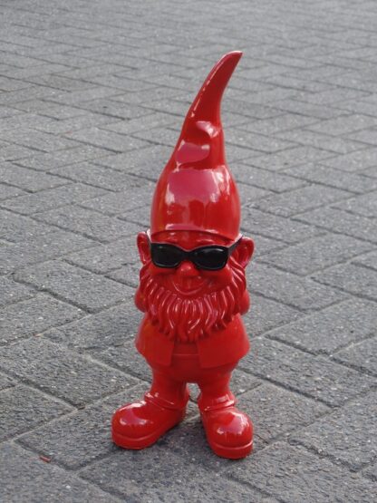 Tuinkabouter met zonnebril rood
