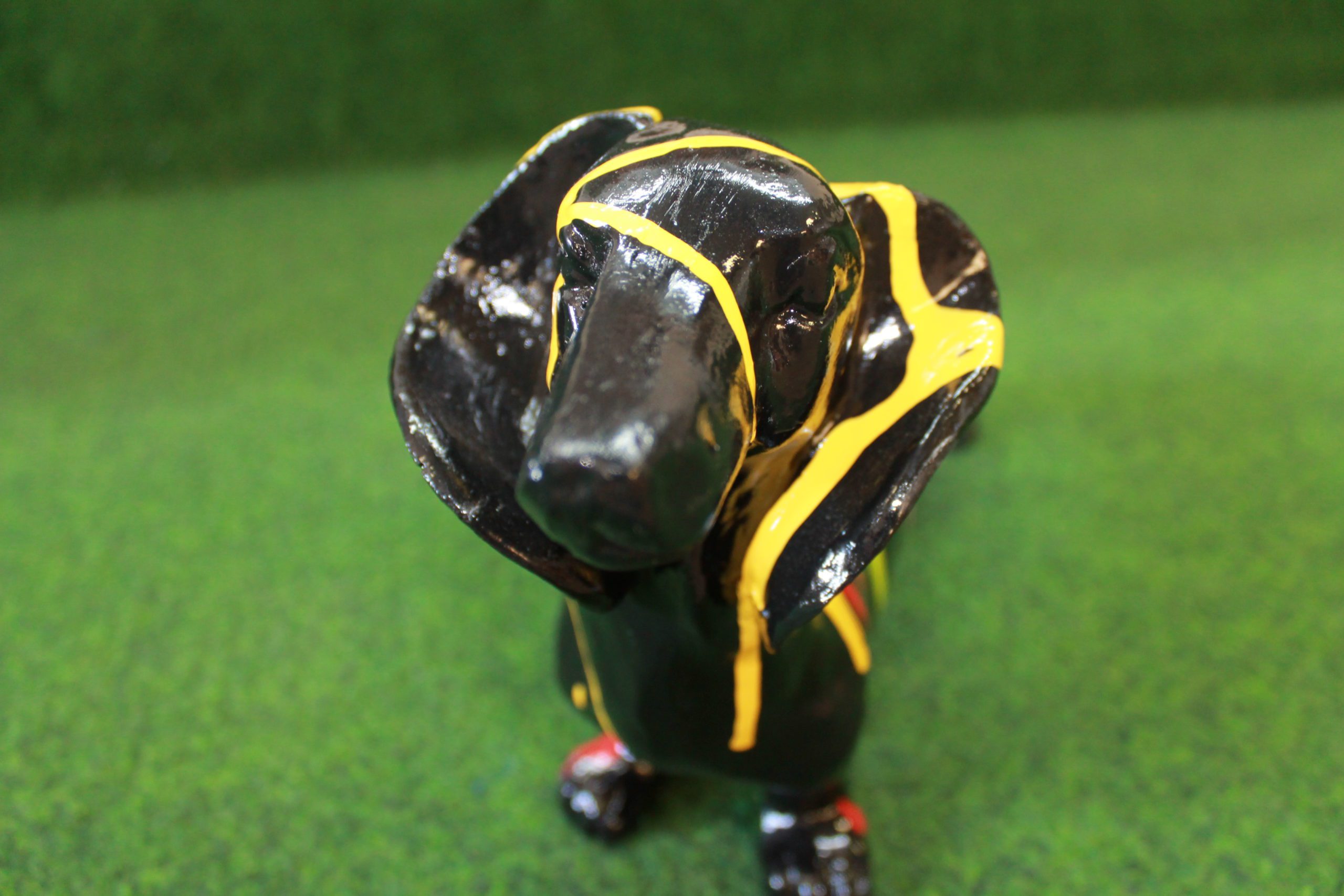 Teckel zwart met gekleurde strepen - Afbeelding 2